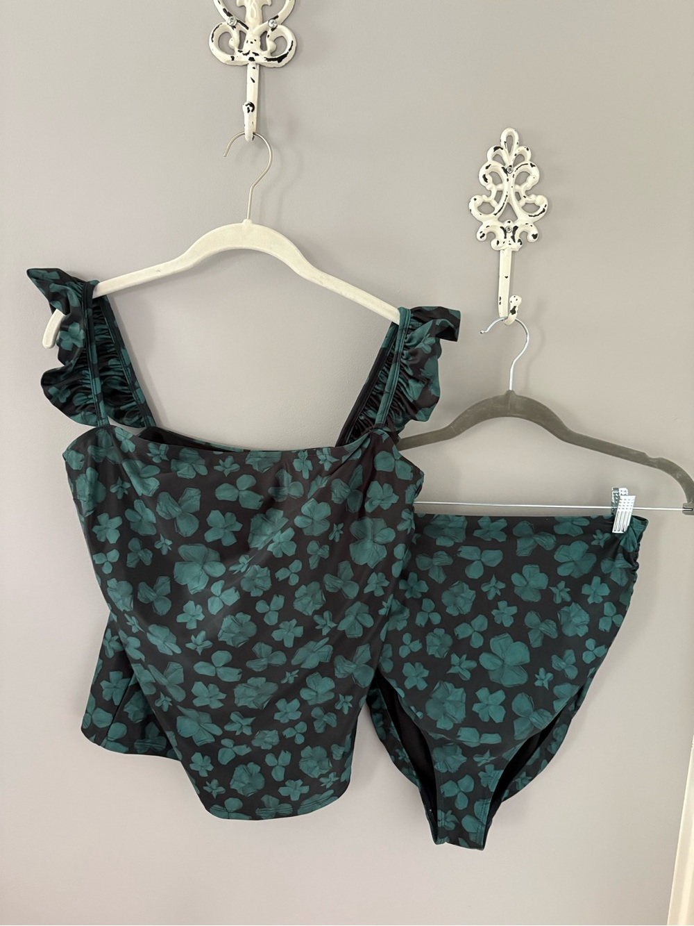 Albion Sea Petal Tankini - black and teal, size L